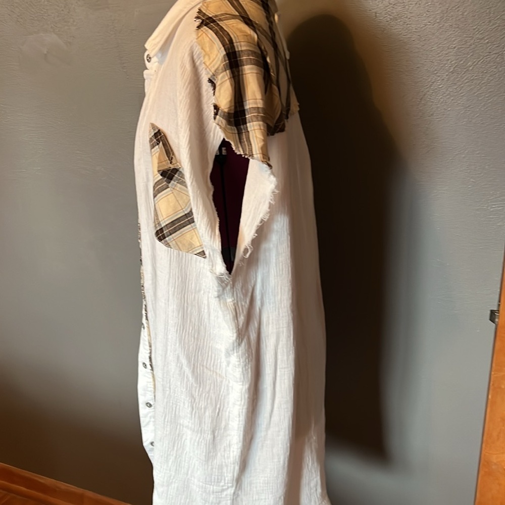 Pol. Sleeveless Button Down Size Small - image 3